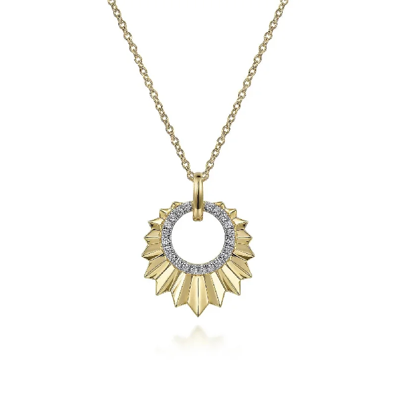 Leaf Shaped Diamond Circle Pendant Necklace in Yellow Gold, 0.11 cttw