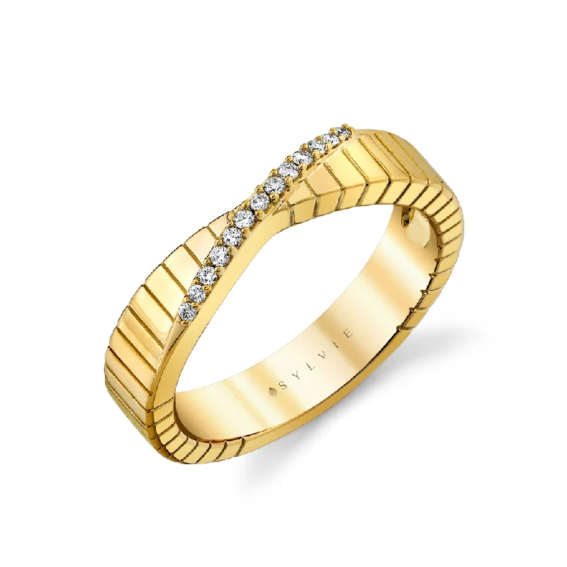 14K Yellow Gold Tapered Natural Diamond Contemporary Ring