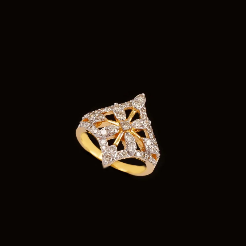 18K YG Cluster Diamond Ring-1pc