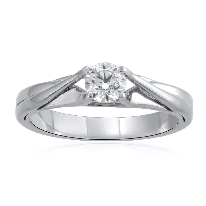 18K WG Solitaire Diamond Ring-1pc