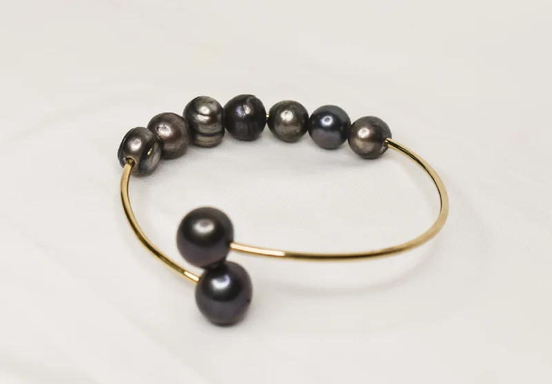 LINA - NATURAL DARK BROWN / BLACK BAROQUE PEARL OPEN BANGLE