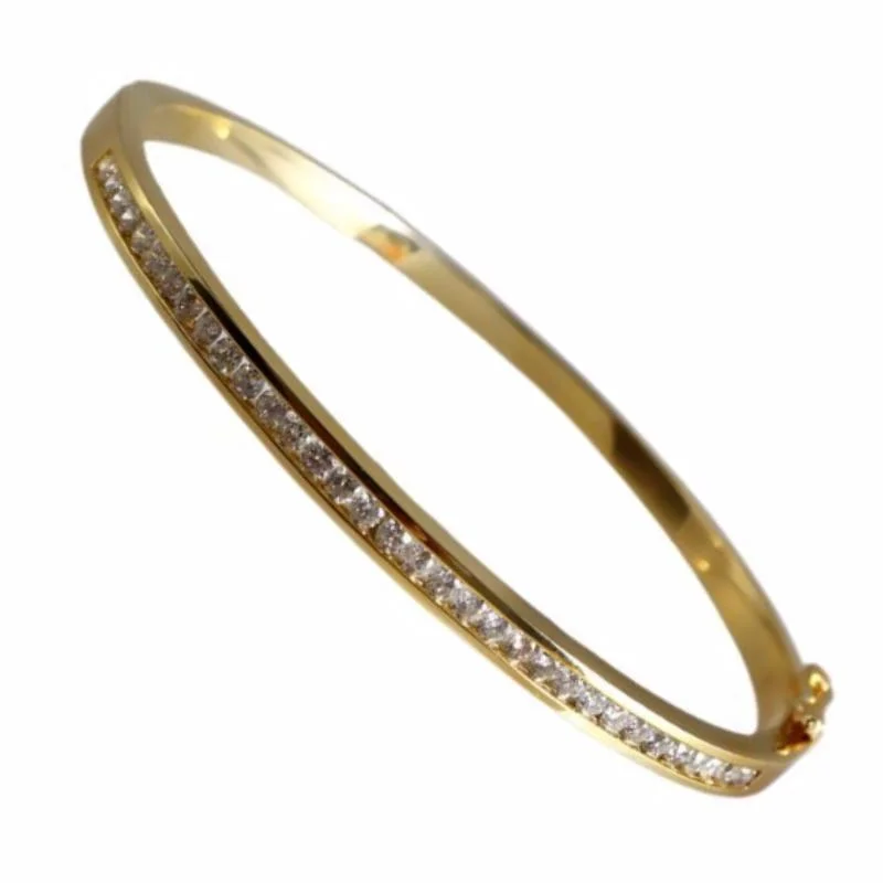 18K Yellow Gold Diamond Bangle